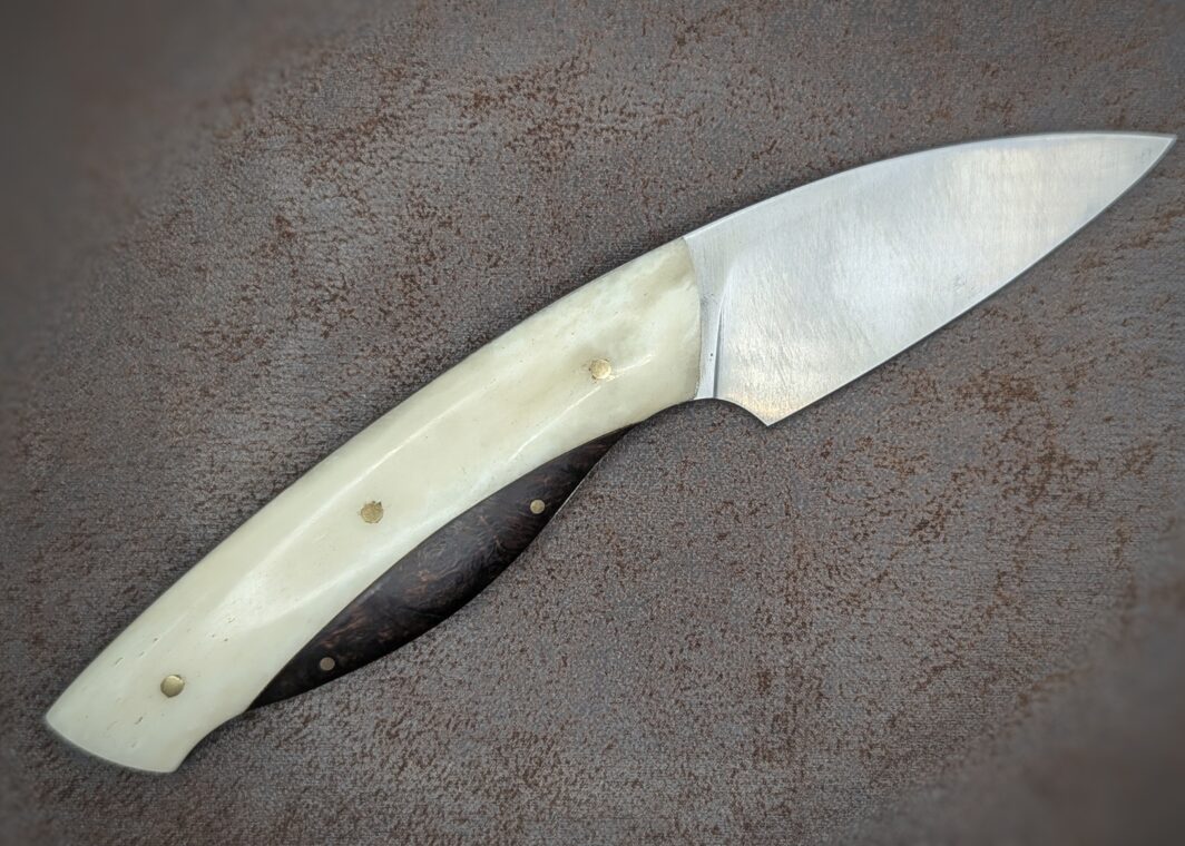 Os de chameau Couteau Coté droit