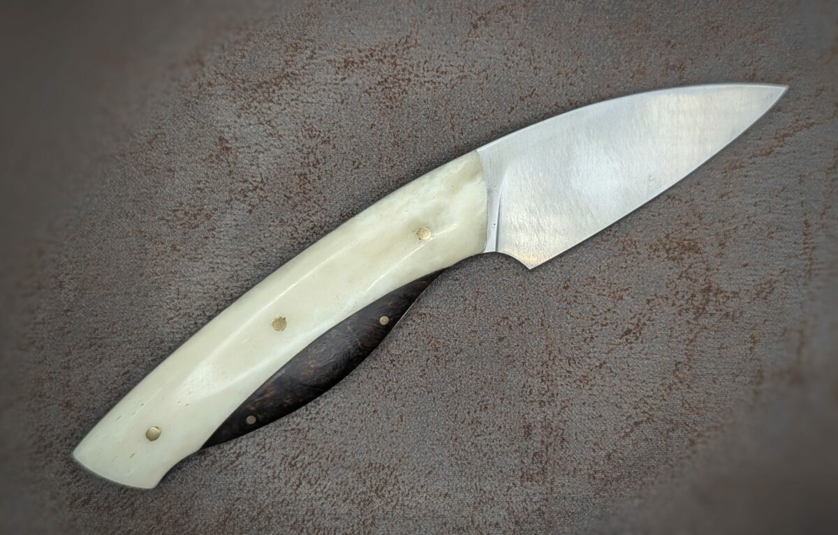 Os de chameau Couteau Coté droit