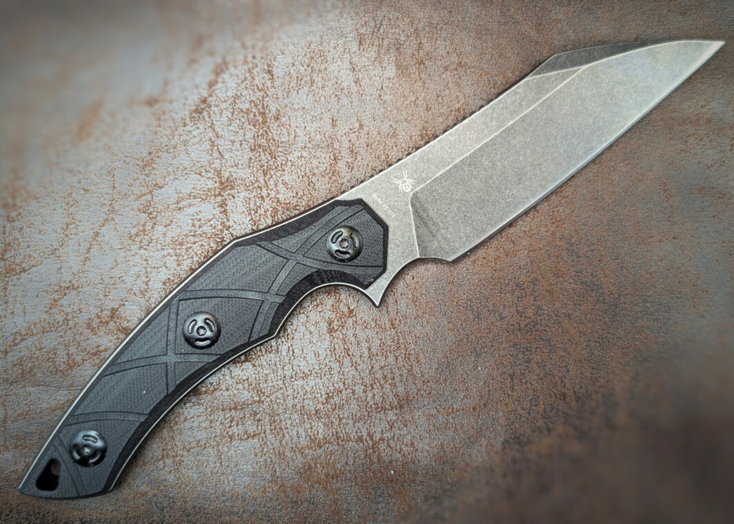 G10 Noir Couteau ouvert Coté droit