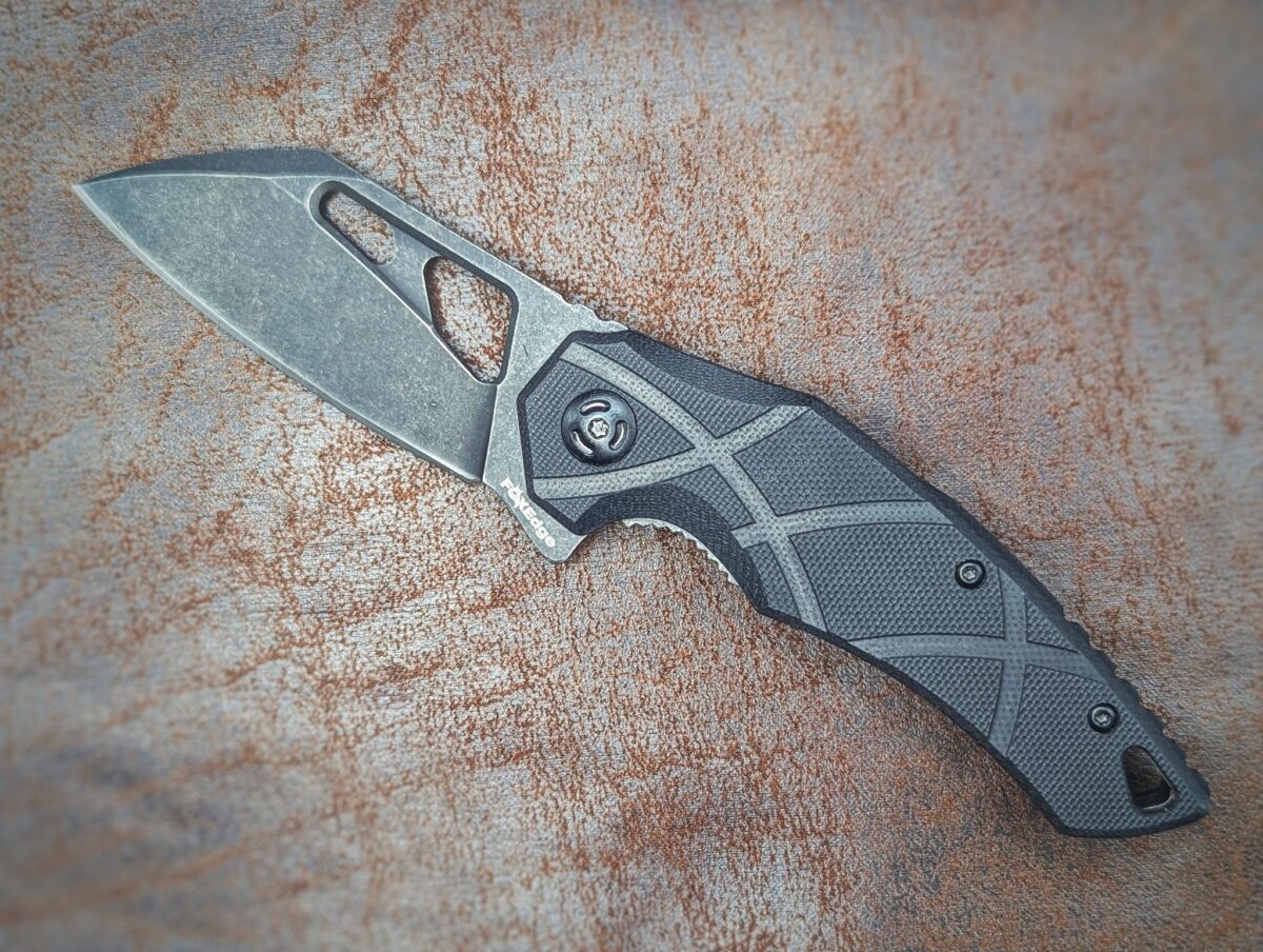 Couteau pliant Atrax de FoxEdge. Manche en G10 Noir. Position ouverte, Côté gauche